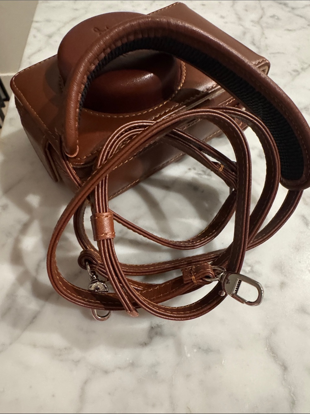 Leica Brown Leather Compact Camera case - Picture 5 of 5